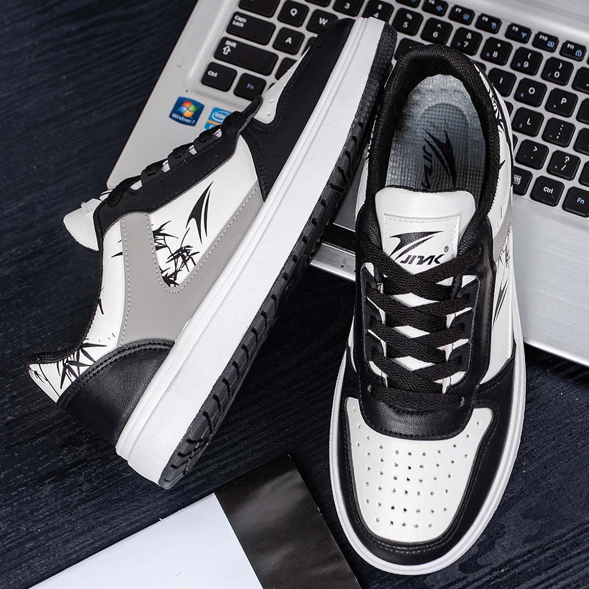 Classic Monochrome Low-tops,Skate Shoes